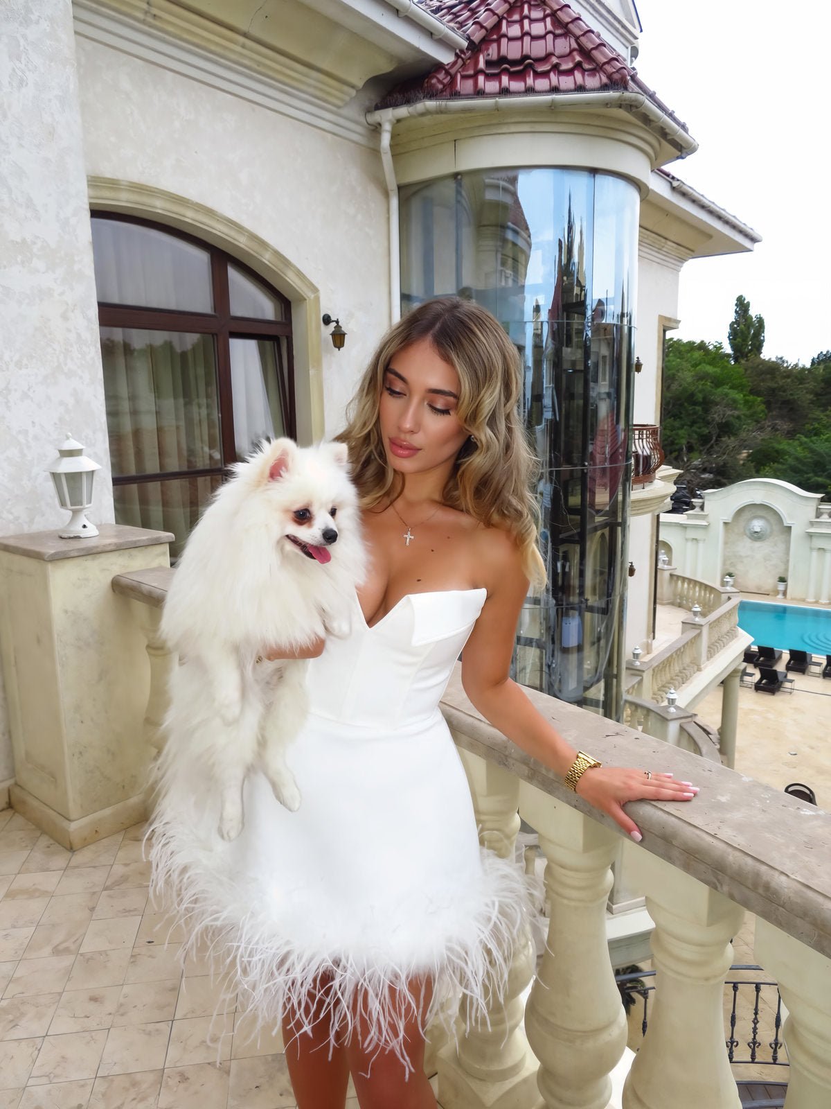 Chic in Easy White — view 4